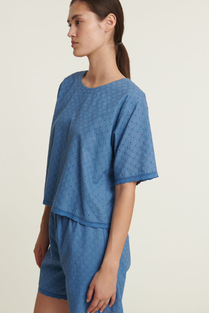 Basic Apparel Adie Crop Tee T-shirts 757 Quiet harbor