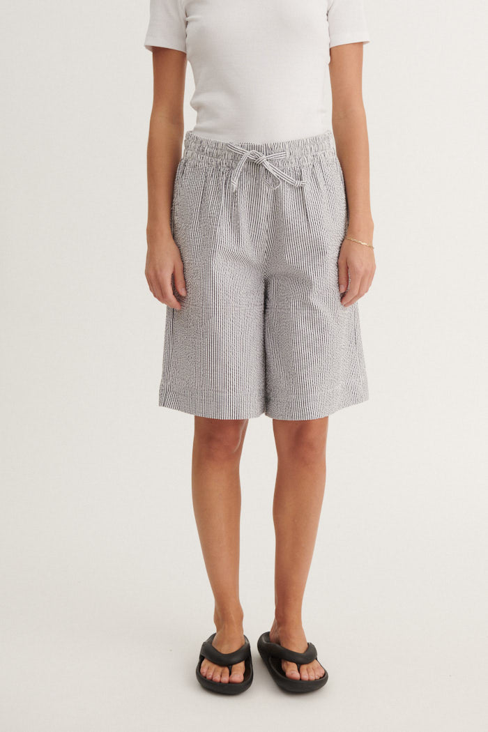 Basic Apparel Asta Shorts Shorts 690 Bright white / sky captain