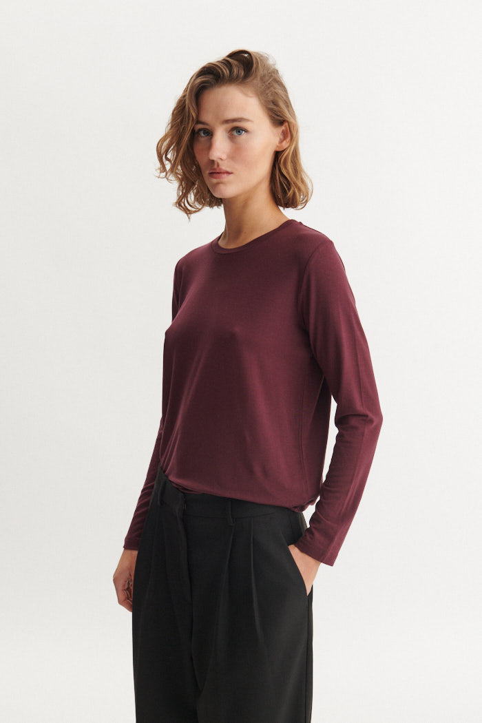 Basic Apparel Jolanda LS Tee T-shirts 475 Port Royale