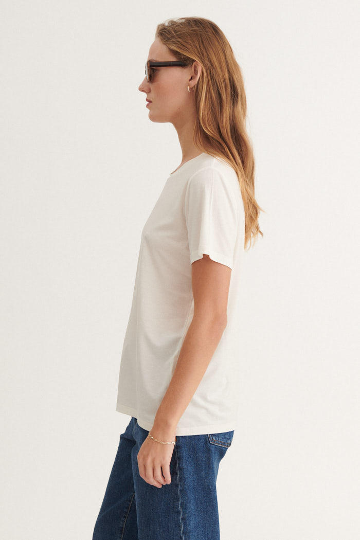 Basic Apparel Jolanda Tee T-shirts 003 Off White