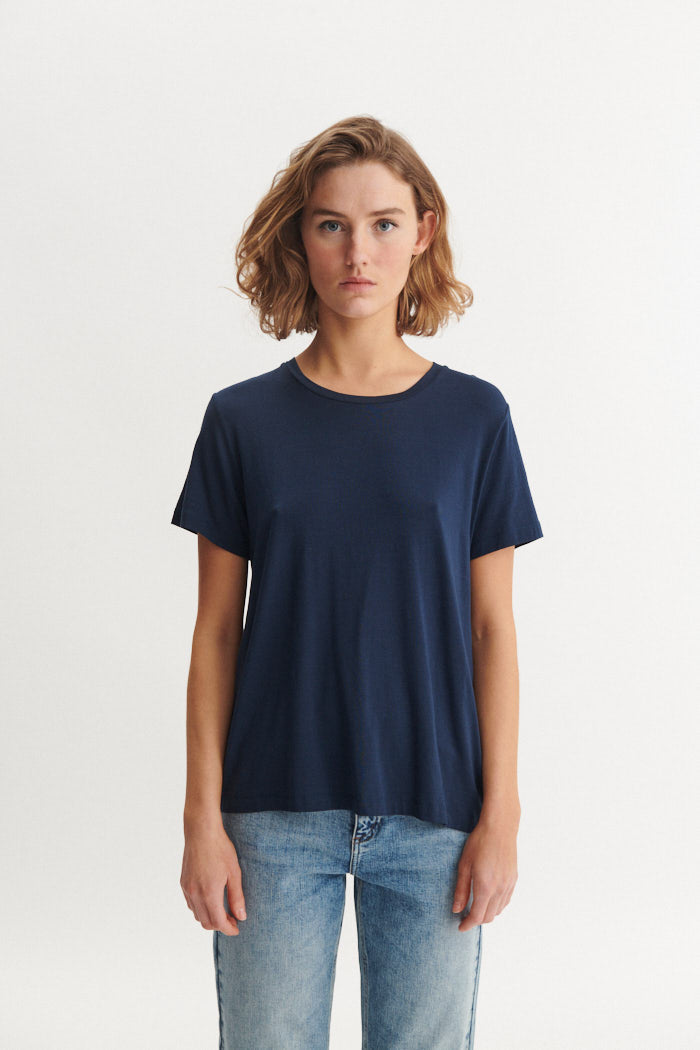 Basic Apparel Jolanda Tee T-shirts 048 Navy