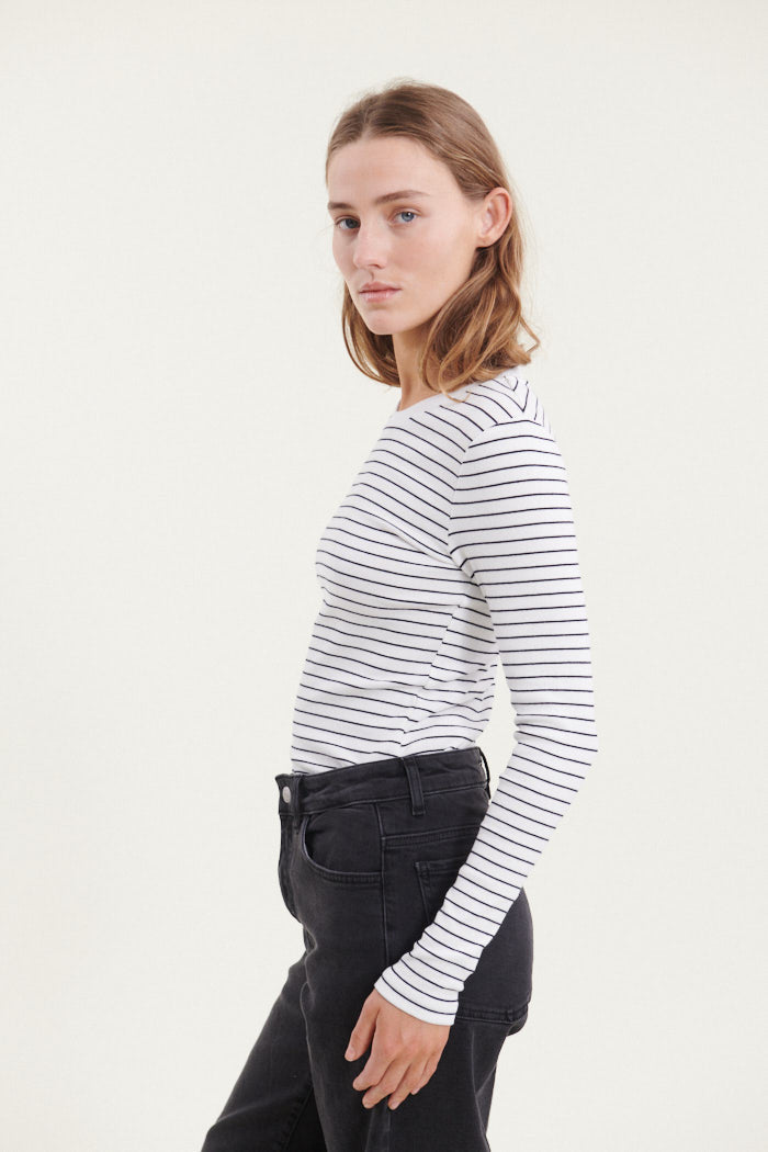 Basic Apparel Ludmilla LS Tee T-shirts 702 Bright white / black