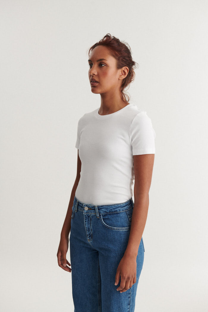 Basic Apparel Ludmilla O-Neck T-shirts 002 White