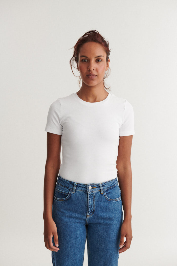 Basic Apparel Ludmilla O-Neck T-shirts 002 White