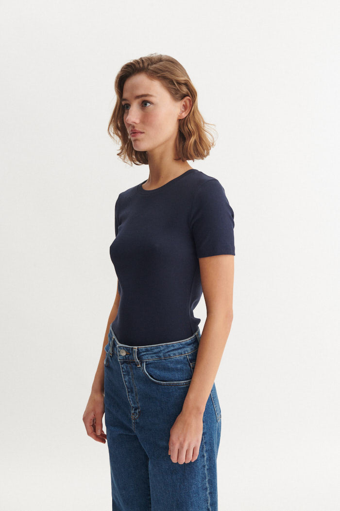 Basic Apparel Ludmilla O-Neck T-shirts 606 Sky Captain