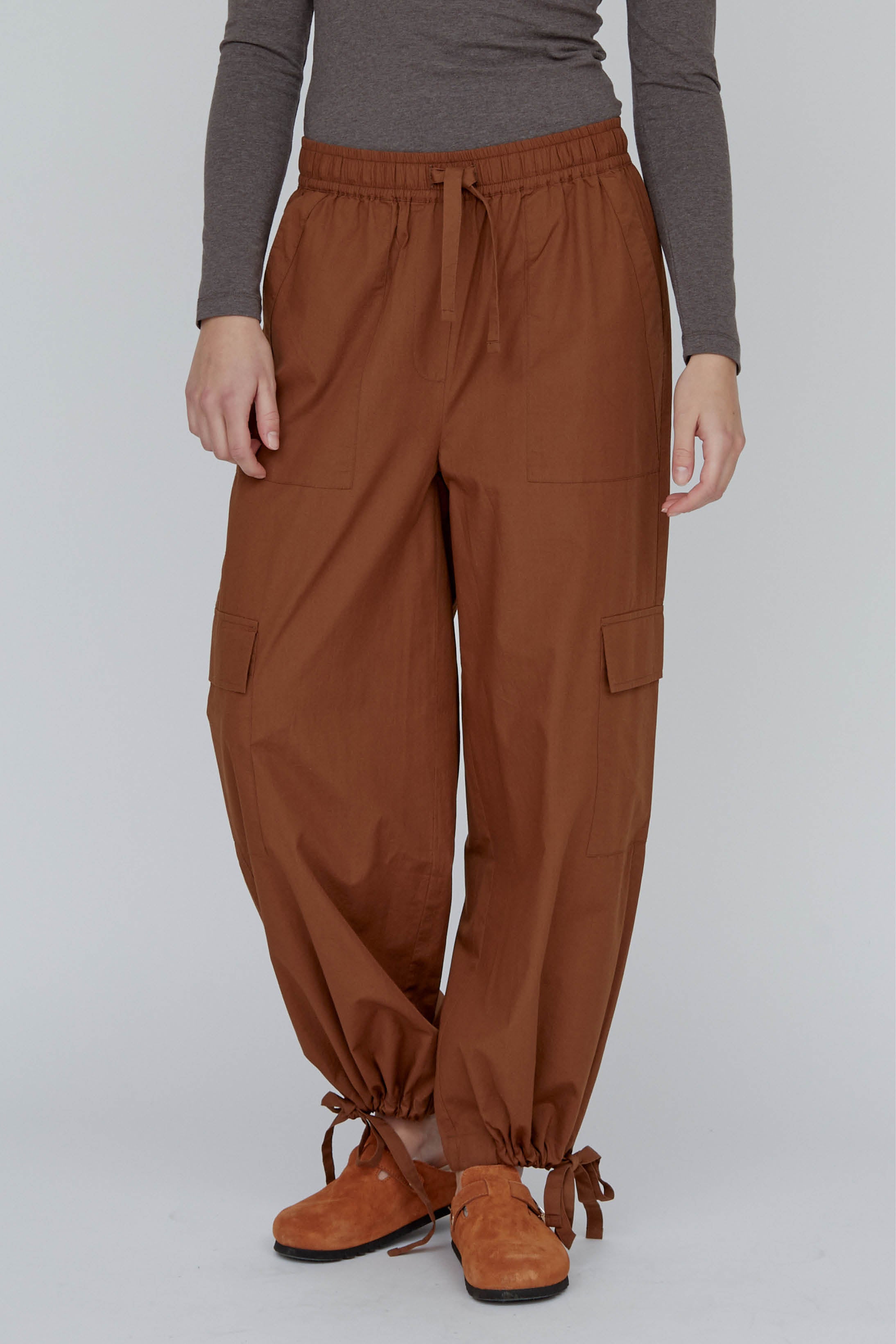 Basic Apparel Tilde Loose Cargo Pants Pants 602 Emperador